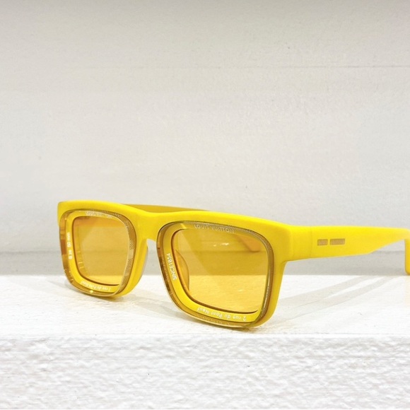 Louis Vuitton Vibrant Yellow Glasses - Picture 1 of 1
